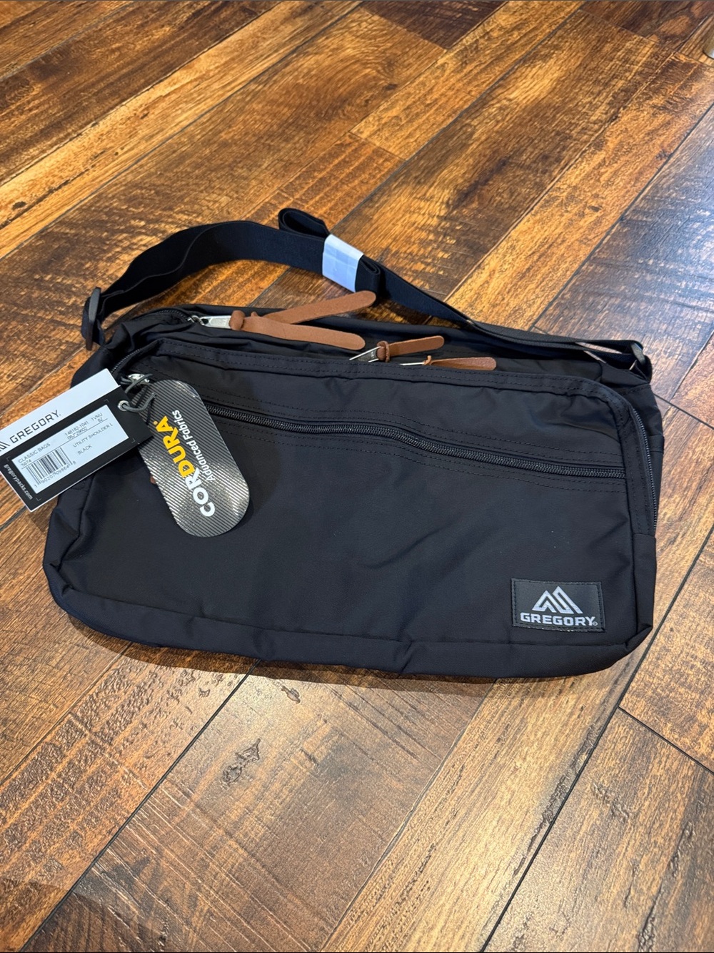 Gregory utility shoulder L